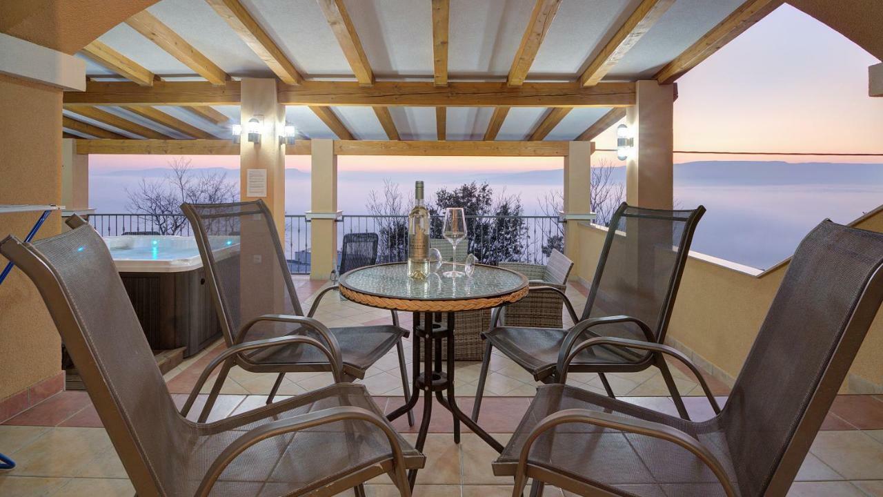 Apartments Lucia Senj Zengg Kültér fotó