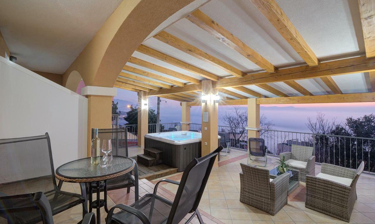 Apartments Lucia Senj Zengg Kültér fotó