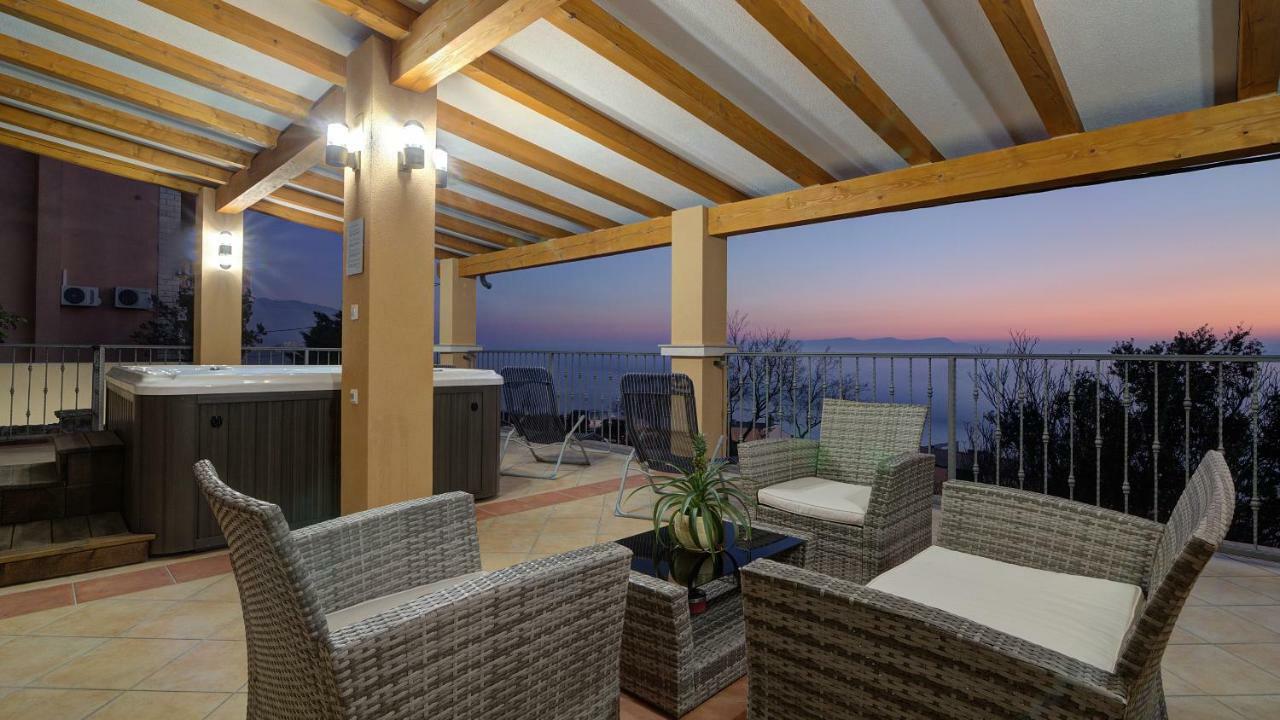 Apartments Lucia Senj Zengg Kültér fotó